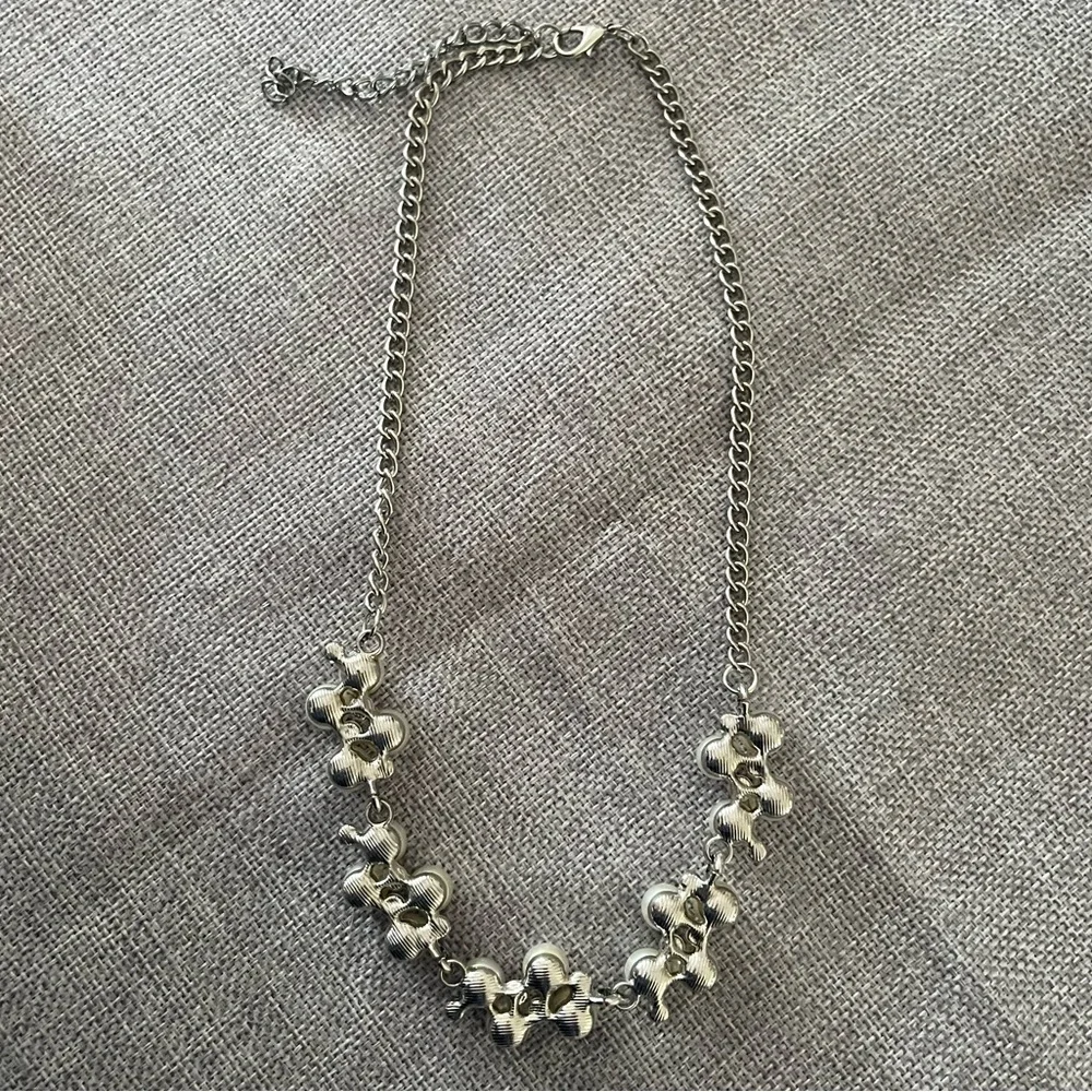 Elegant Faux Pearl Cluster Statement Necklace with Rhinestones